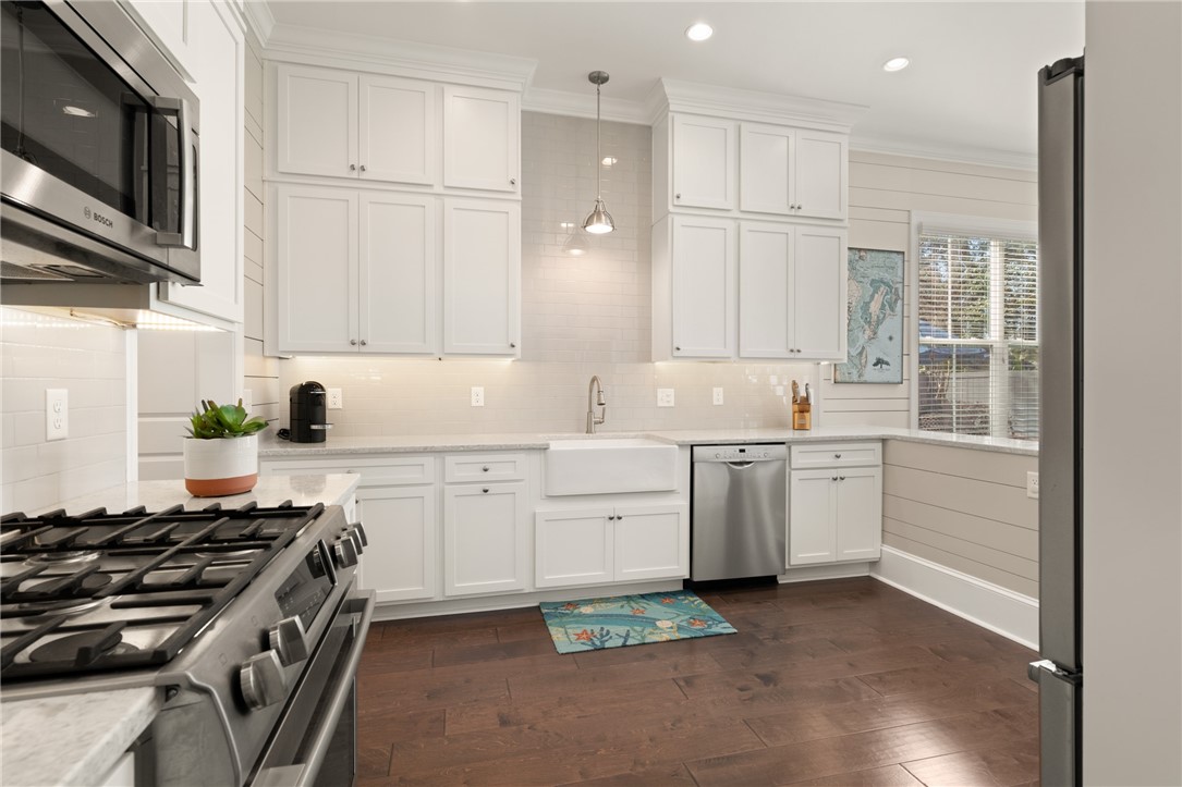 St Simons Island, Georgia 31522, United States, 4 Bedrooms Bedrooms, ,4 BathroomsBathrooms,Residential,Active,79453