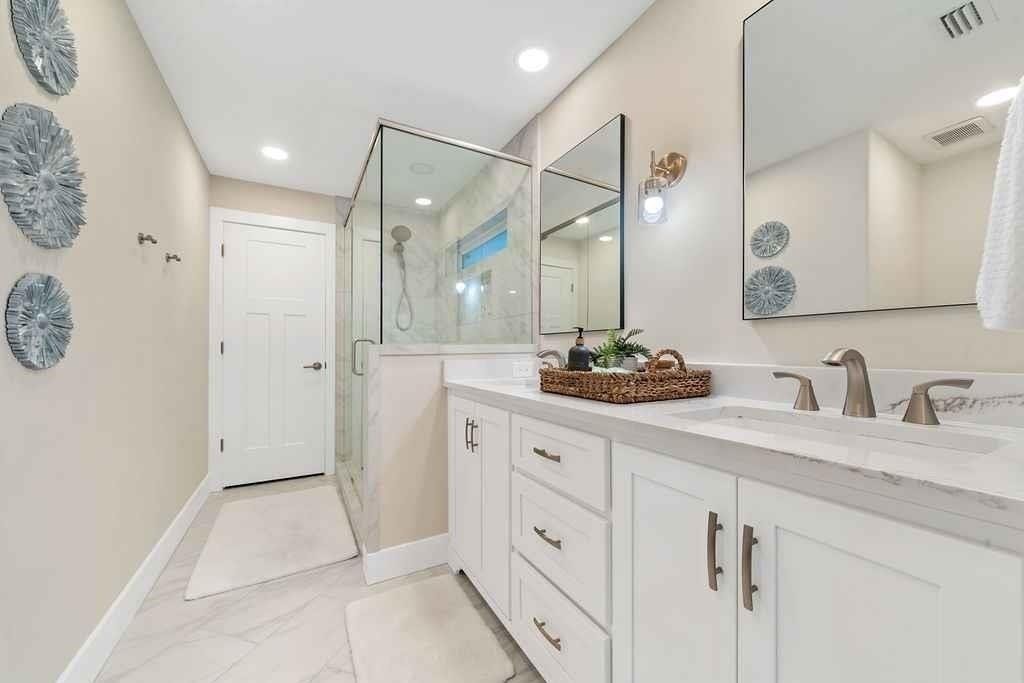 St Simons Island, Georgia 31522, United States, 4 Bedrooms Bedrooms, ,3 BathroomsBathrooms,Residential,Pending,26547