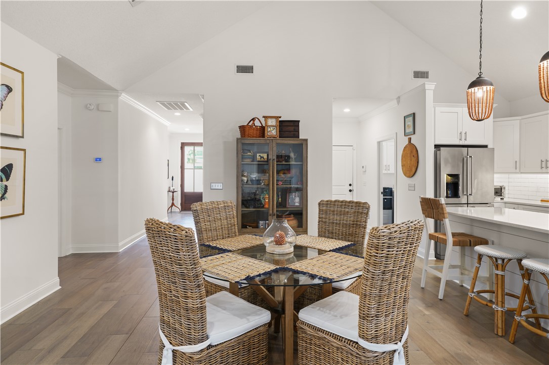 St Simons Island, Georgia 31522, United States, 3 Bedrooms Bedrooms, ,2 BathroomsBathrooms,Residential,Pending,18707