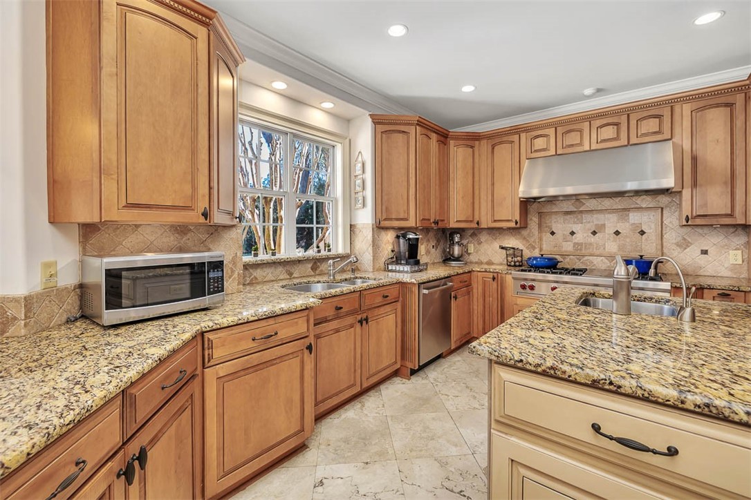 St Simons Island, Georgia 31522, United States, 5 Bedrooms Bedrooms, ,6 BathroomsBathrooms,Residential,Pending,1913