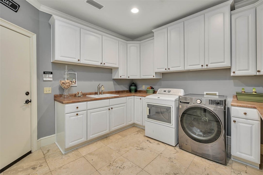 St Simons Island, Georgia 31522, United States, 5 Bedrooms Bedrooms, ,6 BathroomsBathrooms,Residential,Pending,1913