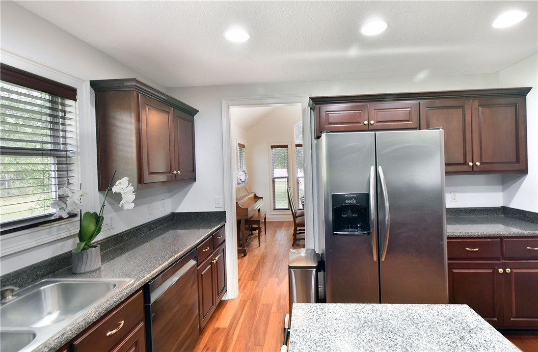 Hortense, Georgia 31543, United States, 4 Bedrooms Bedrooms, ,2 BathroomsBathrooms,Residential,Pending,40359