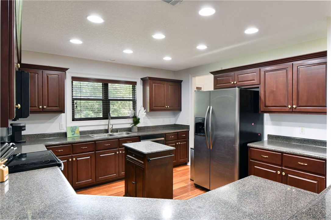 Hortense, Georgia 31543, United States, 4 Bedrooms Bedrooms, ,2 BathroomsBathrooms,Residential,Pending,40359