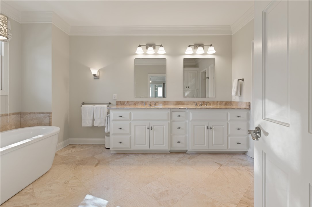 St Simons Island, Georgia 31522, United States, 4 Bedrooms Bedrooms, ,5 BathroomsBathrooms,Residential,Active,148169