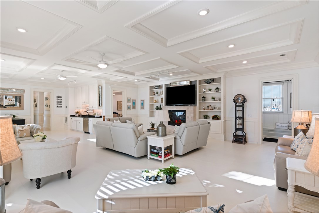 St Simons Island, Georgia 31522, United States, 6 Bedrooms Bedrooms, ,9 BathroomsBathrooms,Residential,Active,240073