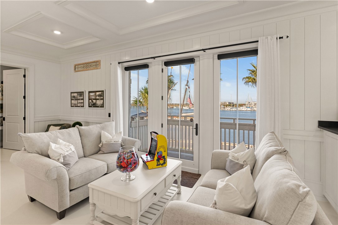 St Simons Island, Georgia 31522, United States, 6 Bedrooms Bedrooms, ,9 BathroomsBathrooms,Residential,Active,240073