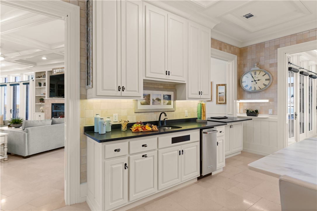 St Simons Island, Georgia 31522, United States, 6 Bedrooms Bedrooms, ,9 BathroomsBathrooms,Residential,Active,240073