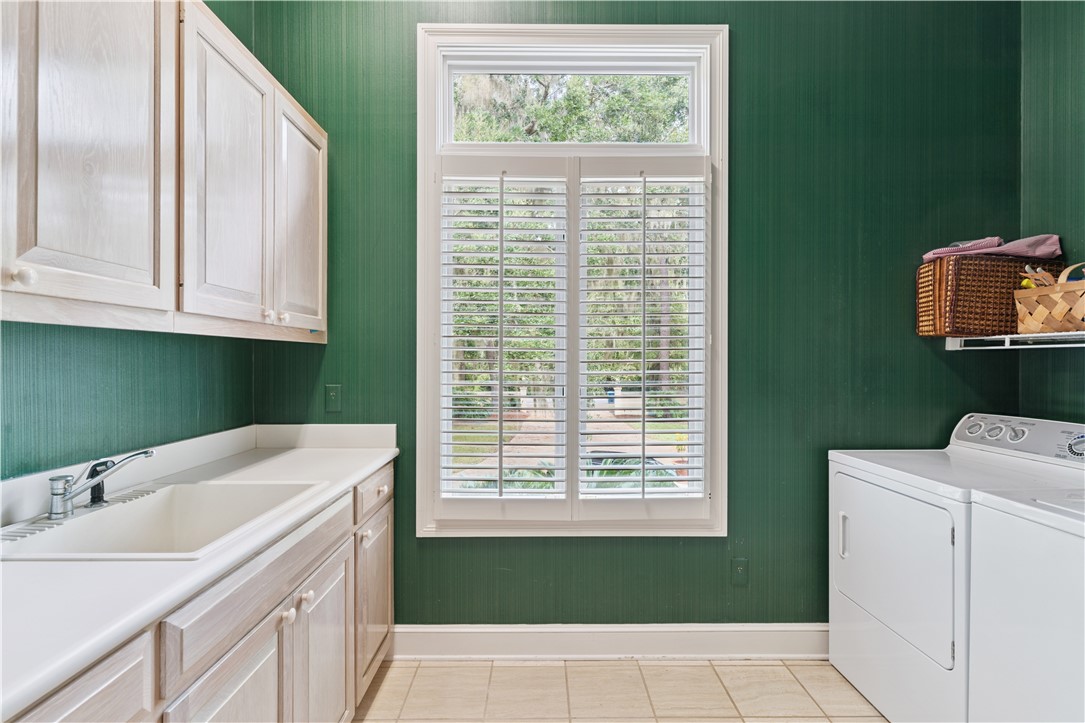 St Simons Island, Georgia 31522, United States, 4 Bedrooms Bedrooms, ,5 BathroomsBathrooms,Residential,Active,226316