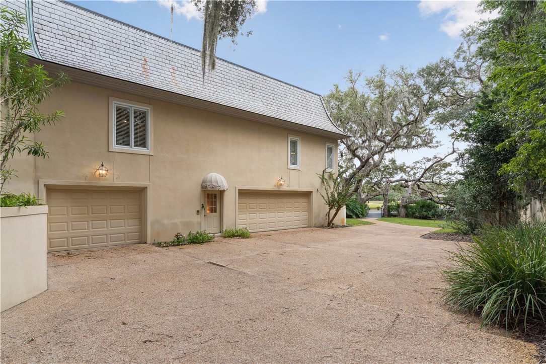 St Simons Island, Georgia 31522, United States, 4 Bedrooms Bedrooms, ,5 BathroomsBathrooms,Residential,Active,226316