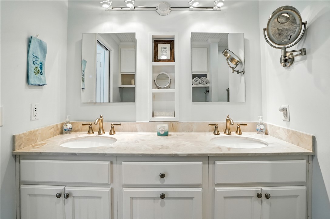 St Simons Island, Georgia 31522, United States, 3 Bedrooms Bedrooms, ,3 BathroomsBathrooms,Residential,Active,174945