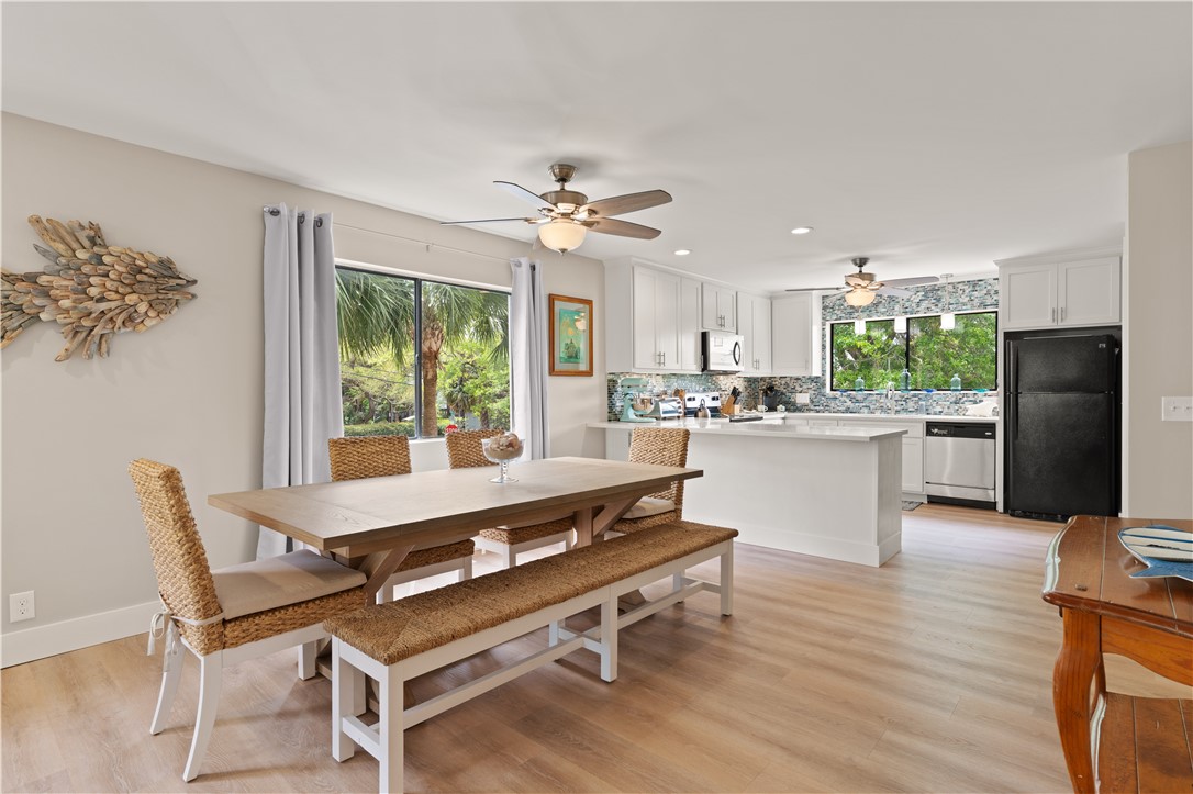 St Simons Island, Georgia 31522, United States, 4 Bedrooms Bedrooms, ,4 BathroomsBathrooms,Residential,Active,105327