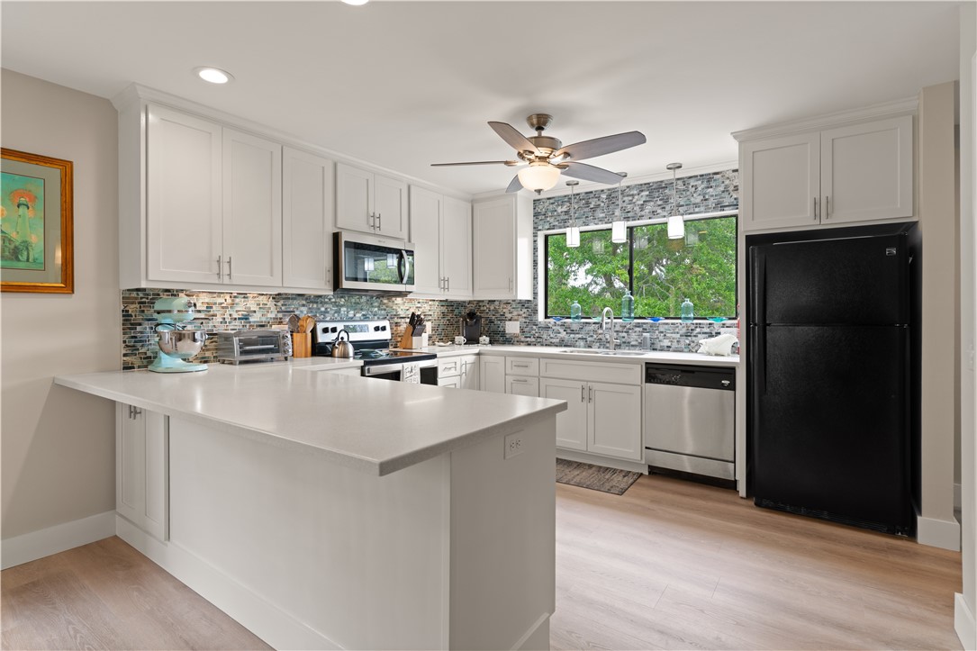 St Simons Island, Georgia 31522, United States, 4 Bedrooms Bedrooms, ,4 BathroomsBathrooms,Residential,Active,105327