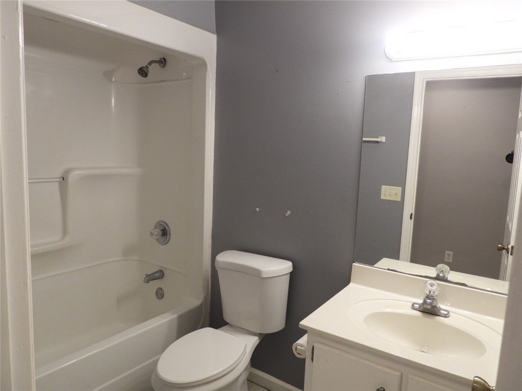 Brunswick, Georgia 31520, United States, 6 Bedrooms Bedrooms, ,4 BathroomsBathrooms,Residential,Pending,180157