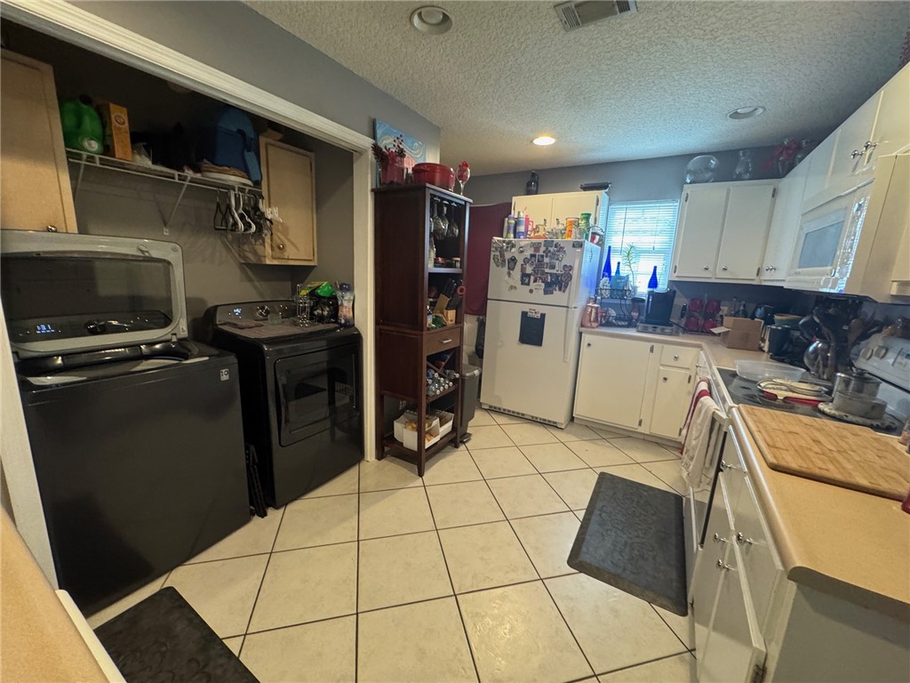 Brunswick, Georgia 31520, United States, 6 Bedrooms Bedrooms, ,4 BathroomsBathrooms,Residential,Pending,180157