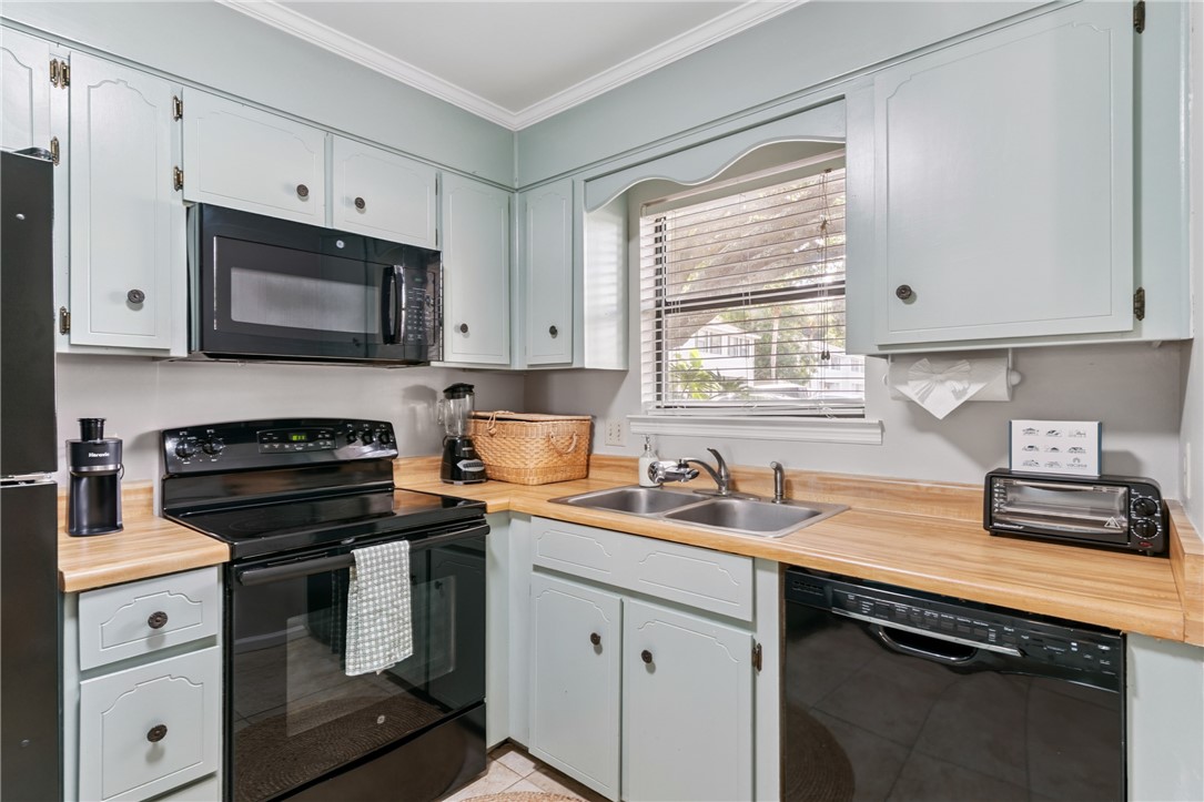 St Simons Island, Georgia 31522, United States, 2 Bedrooms Bedrooms, ,2 BathroomsBathrooms,Residential,Active,227546