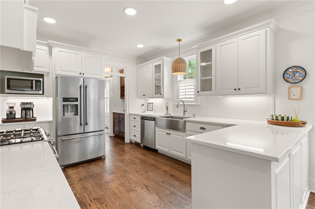 St Simons Island, Georgia 31522, United States, 4 Bedrooms Bedrooms, ,3 BathroomsBathrooms,Residential,Active,140851