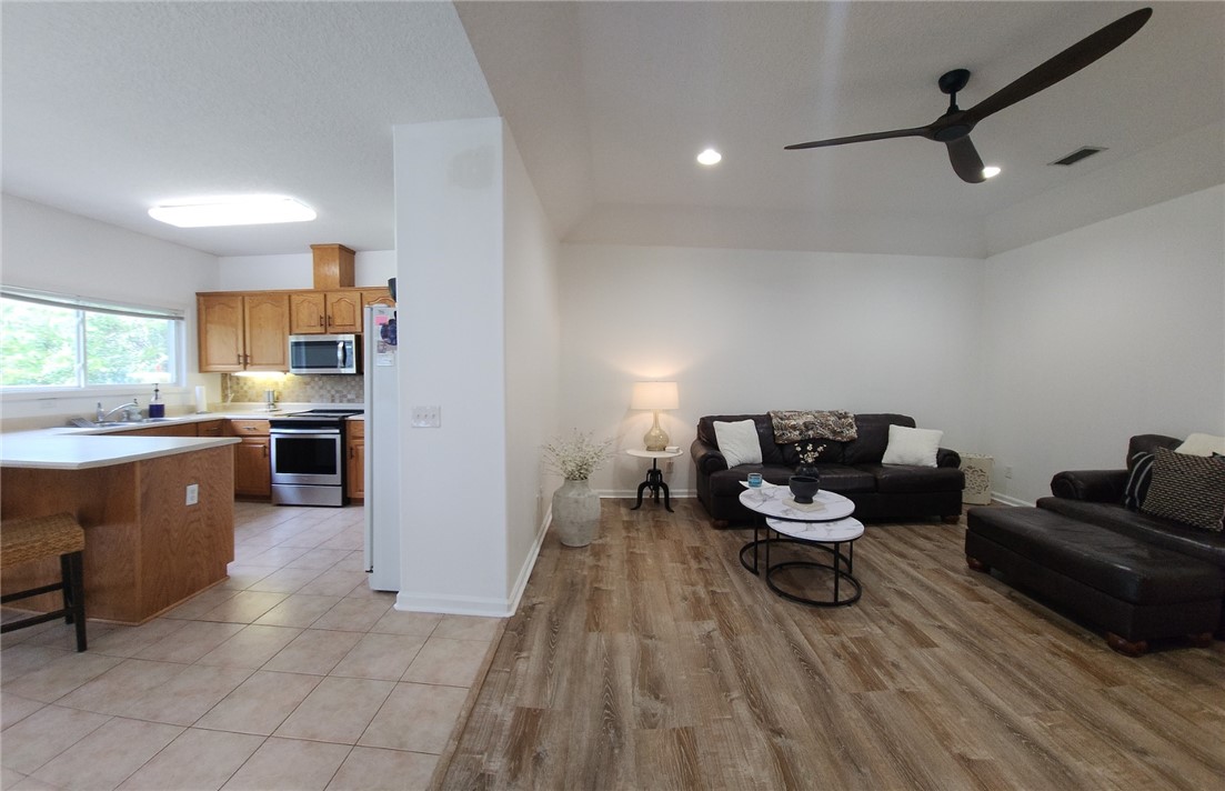 Brunswick, Georgia 31520, United States, 2 Bedrooms Bedrooms, ,2 BathroomsBathrooms,Residential,Pending,149267