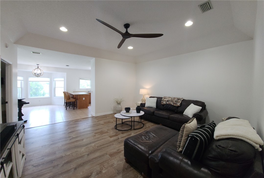 Brunswick, Georgia 31520, United States, 2 Bedrooms Bedrooms, ,2 BathroomsBathrooms,Residential,Pending,149267