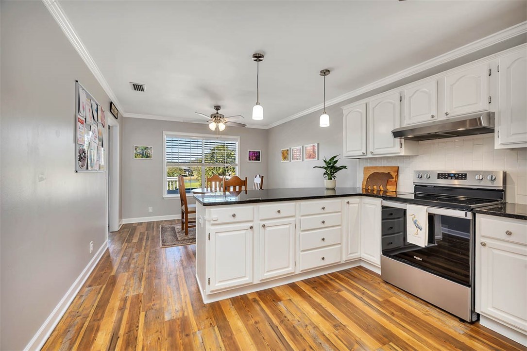 St Simons Island, Georgia 31522, United States, 5 Bedrooms Bedrooms, ,3 BathroomsBathrooms,Residential,Active,84267