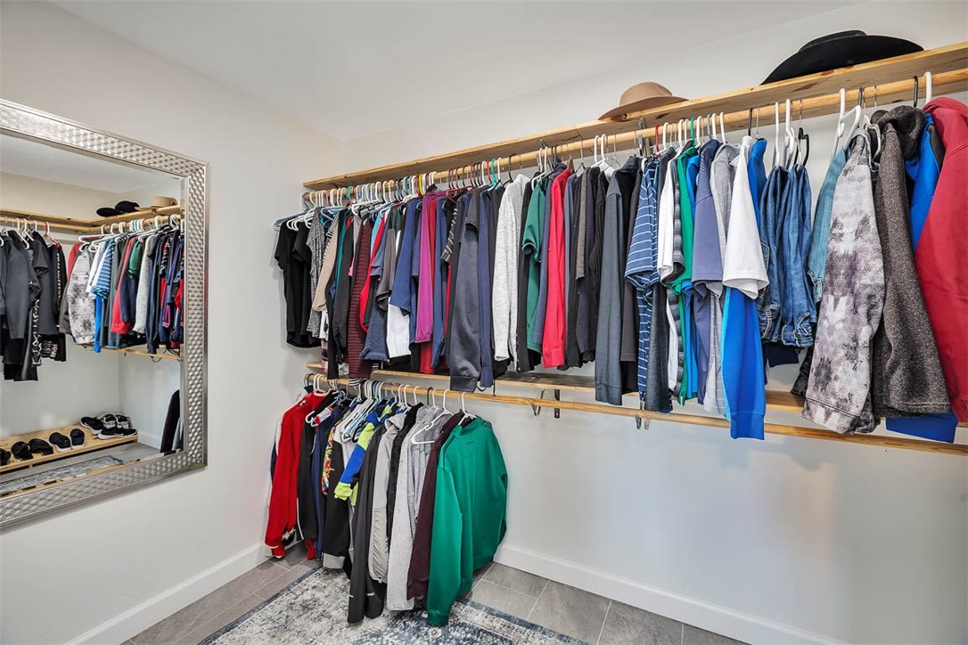 St Simons Island, Georgia 31522, United States, 5 Bedrooms Bedrooms, ,3 BathroomsBathrooms,Residential,Active,84267