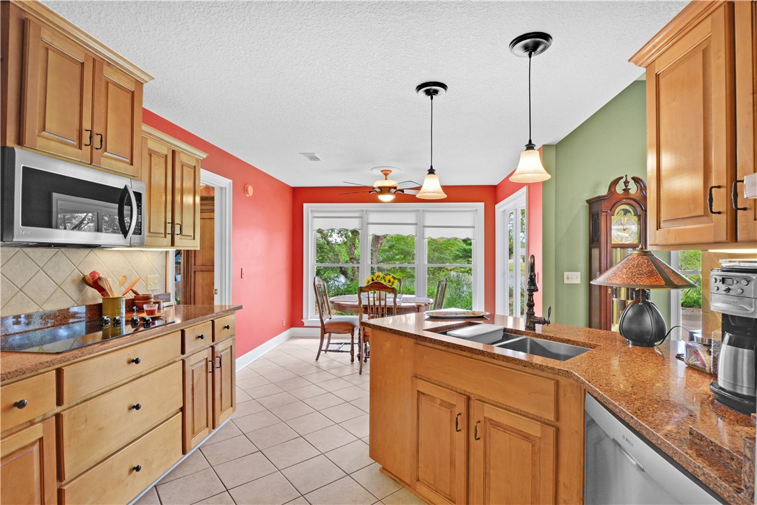 Brunswick, Georgia 31525, United States, 4 Bedrooms Bedrooms, ,2 BathroomsBathrooms,Residential,Pending,124641