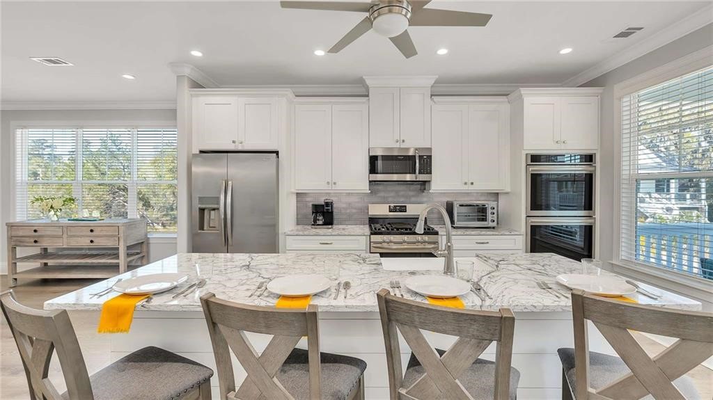 St Simons Island, Georgia 31522, United States, 4 Bedrooms Bedrooms, ,5 BathroomsBathrooms,Residential,Active,85022