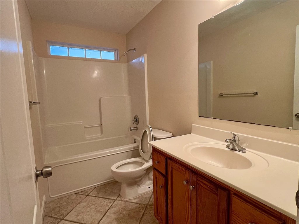 Brunswick, Georgia 31520, United States, 6 Bedrooms Bedrooms, ,4 BathroomsBathrooms,Residential,Pending,26697