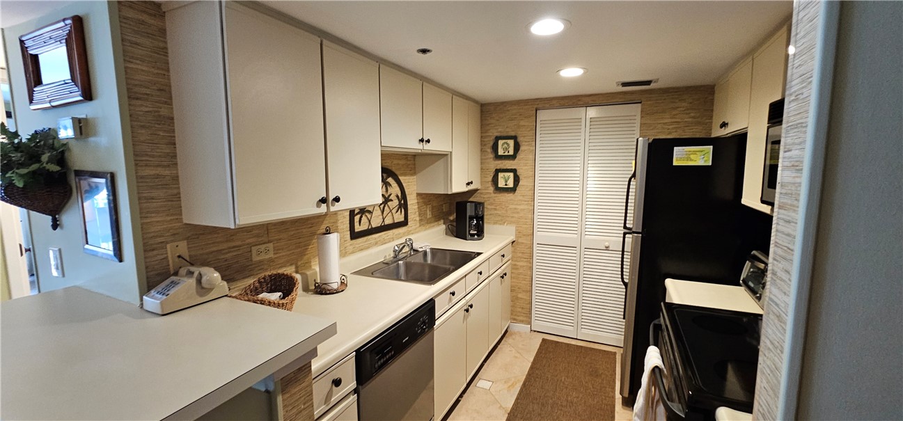 St Simons Island, Georgia 31522, United States, 2 Bedrooms Bedrooms, ,2 BathroomsBathrooms,Residential,Active,187685