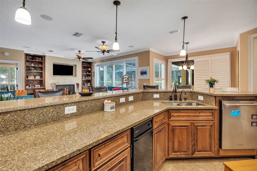 St Simons Island, Georgia 31522, United States, 4 Bedrooms Bedrooms, ,4 BathroomsBathrooms,Residential,Active,198105