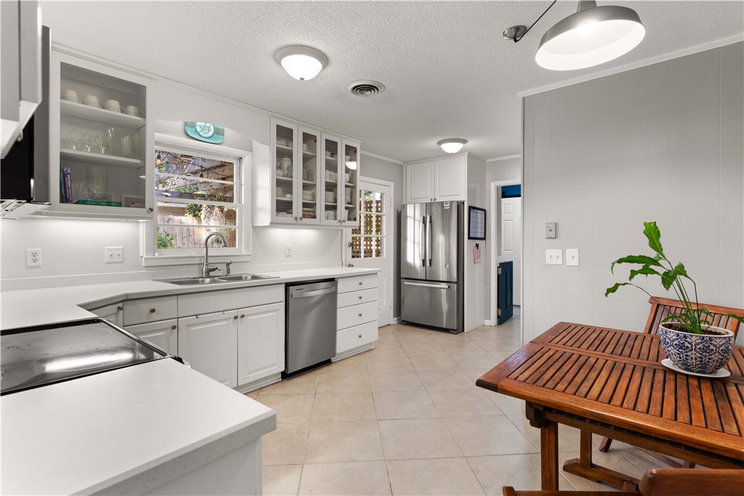 St Simons Island, Georgia 31522, United States, 4 Bedrooms Bedrooms, ,3 BathroomsBathrooms,Residential,Active,7045