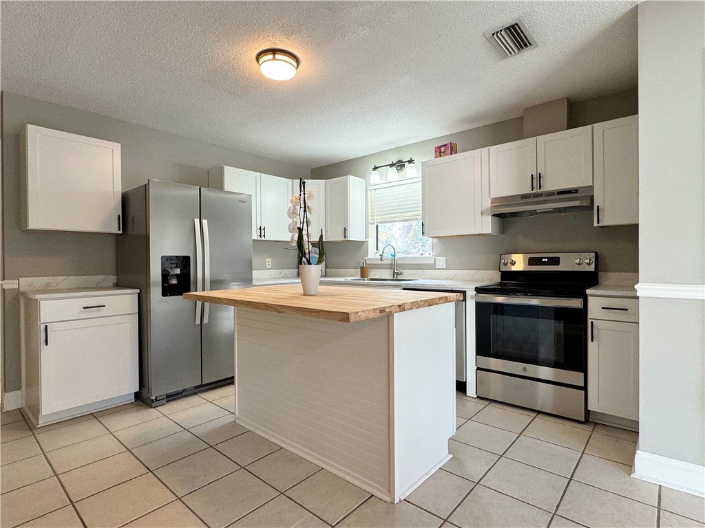 Brunswick, Georgia 31520, United States, 2 Bedrooms Bedrooms, ,2 BathroomsBathrooms,Residential,Active,91729