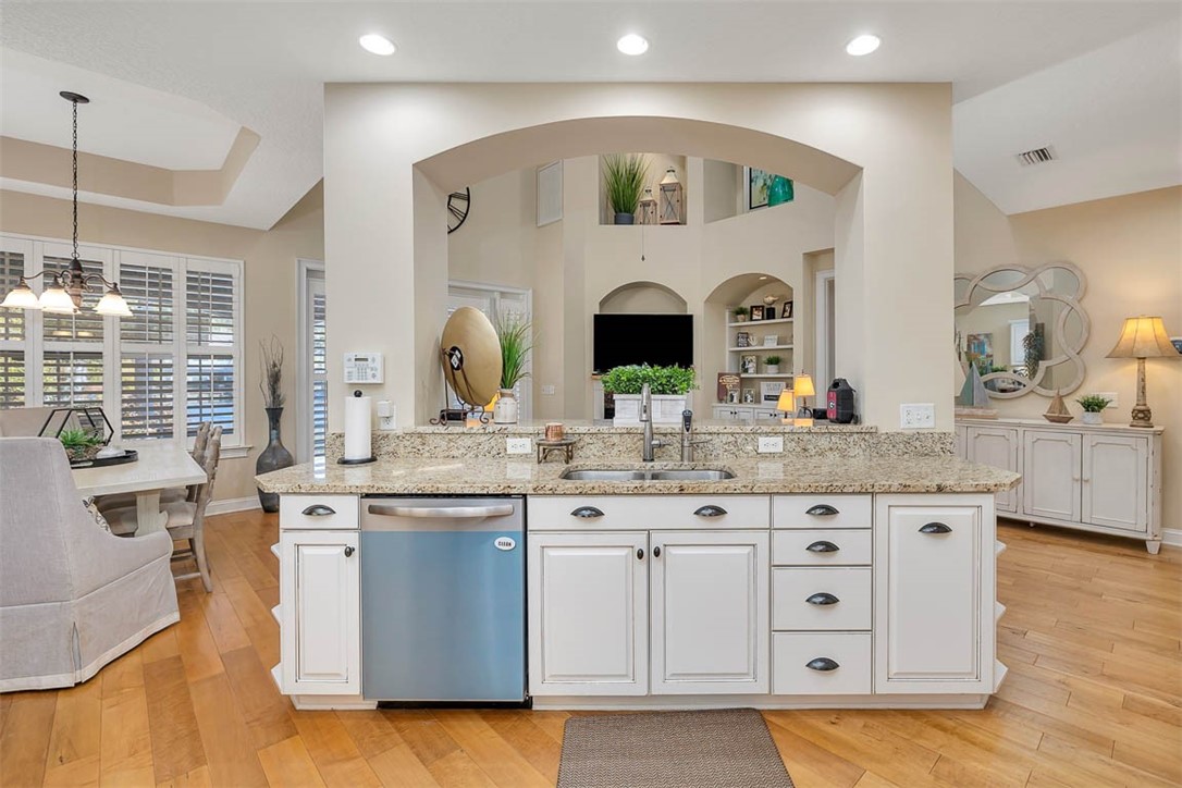 Brunswick, Georgia 31525, United States, 4 Bedrooms Bedrooms, ,4 BathroomsBathrooms,Residential,Pending,7648