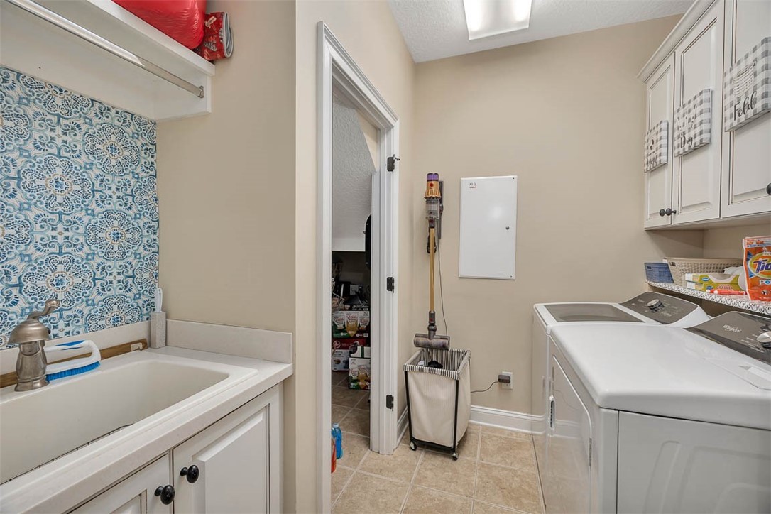 Brunswick, Georgia 31525, United States, 4 Bedrooms Bedrooms, ,4 BathroomsBathrooms,Residential,Pending,7648