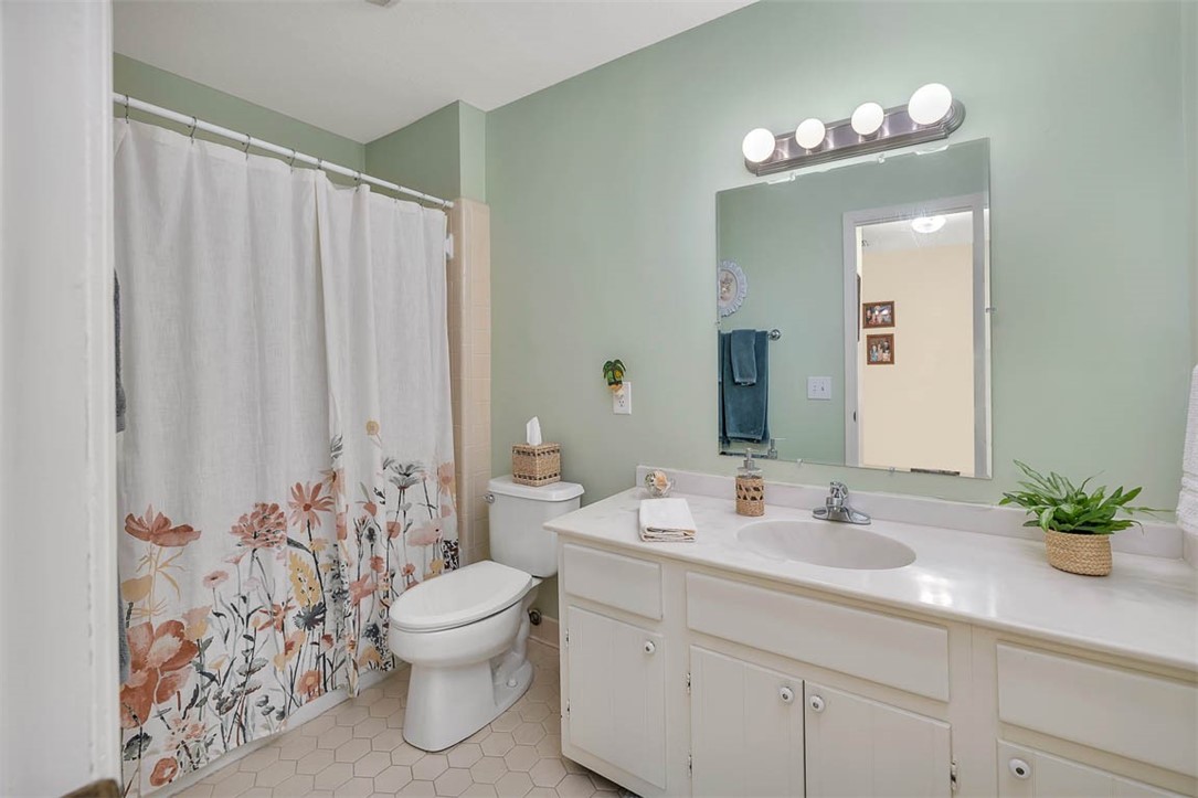 St Simons Island, Georgia 31522, United States, 4 Bedrooms Bedrooms, ,4 BathroomsBathrooms,Residential,Pending,17274