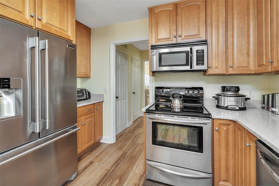 St Simons Island, Georgia 31522, United States, 4 Bedrooms Bedrooms, ,4 BathroomsBathrooms,Residential,Pending,17274