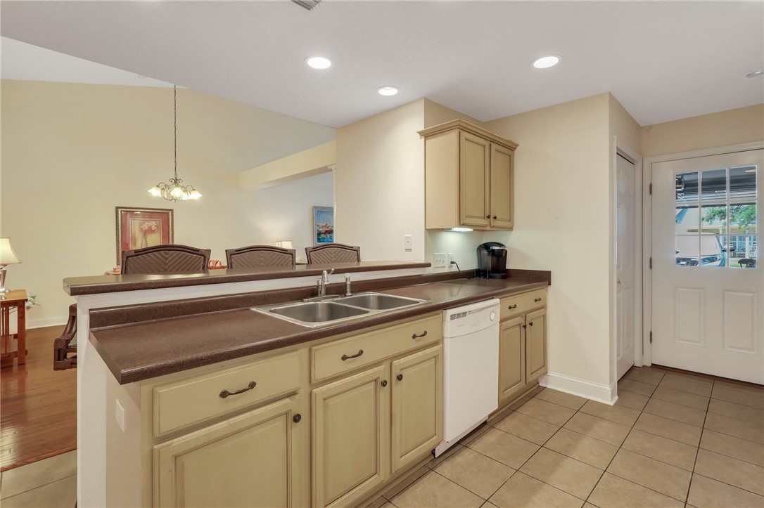 Brunswick, Georgia 31525, United States, 3 Bedrooms Bedrooms, ,3 BathroomsBathrooms,Residential,Active,87933