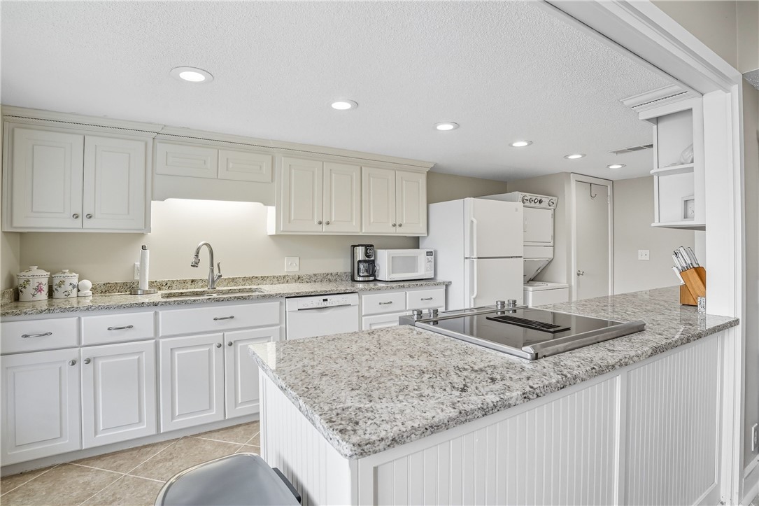 St Simons Island, Georgia 31522, United States, 3 Bedrooms Bedrooms, ,3 BathroomsBathrooms,Residential,Active,221318