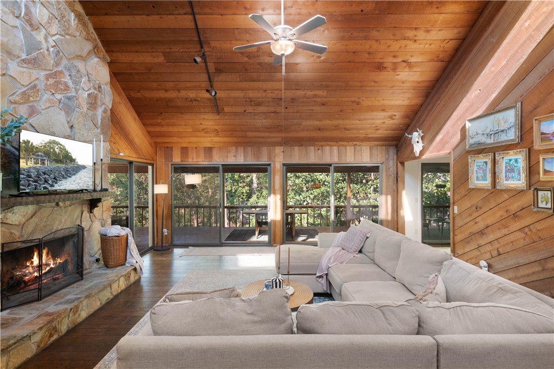 Jesup, Georgia 31545, United States, 3 Bedrooms Bedrooms, ,4 BathroomsBathrooms,Residential,Pending,36345