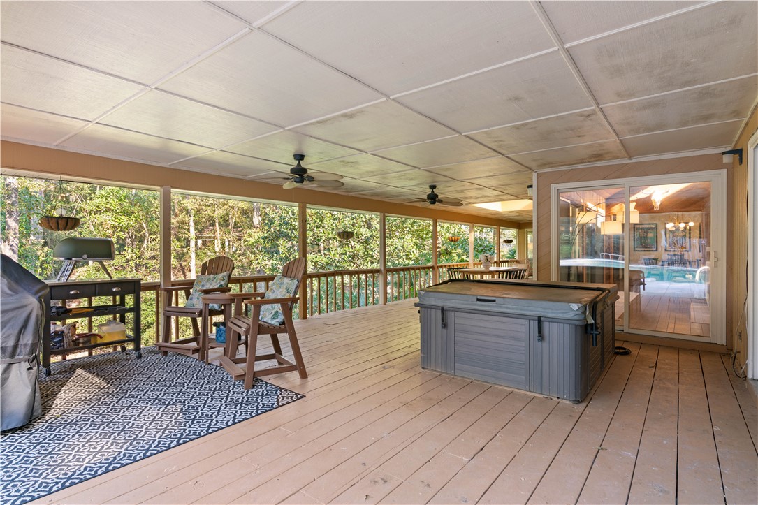 Jesup, Georgia 31545, United States, 3 Bedrooms Bedrooms, ,4 BathroomsBathrooms,Residential,Pending,36345