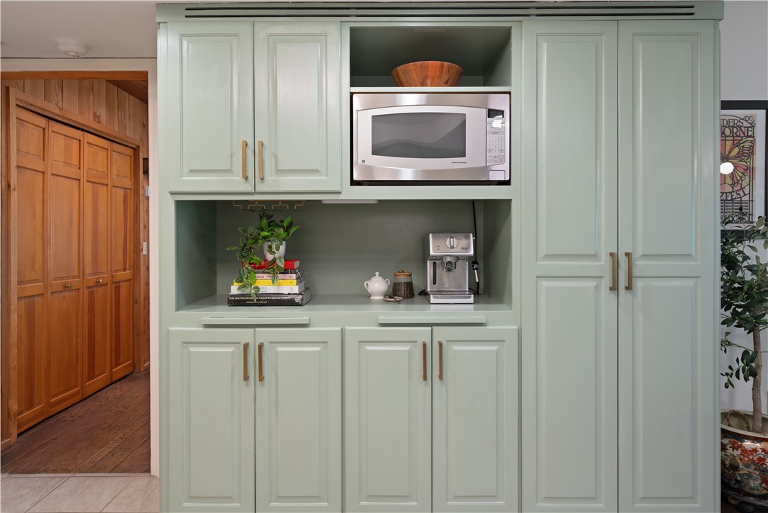 Jesup, Georgia 31545, United States, 3 Bedrooms Bedrooms, ,4 BathroomsBathrooms,Residential,Pending,36345