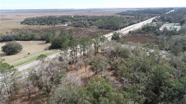 3855 DARIEN HWY, BRUNSWICK, GA 31525 - Image f053b7eb0e58eb66c39ced8e55c3bd2e/1407254126