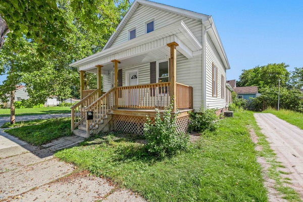 928 N WEBSTER ST, SAGINAW, MI 48602 - Image 0c93e9aac3f035a0a2a7e4e962114ef0/3869303929