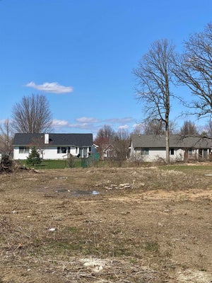 EAGLE CREST CT, SAGINAW, MI 48609 - Image 187ee6cd9907cfbec392bba479986dba/3604447880