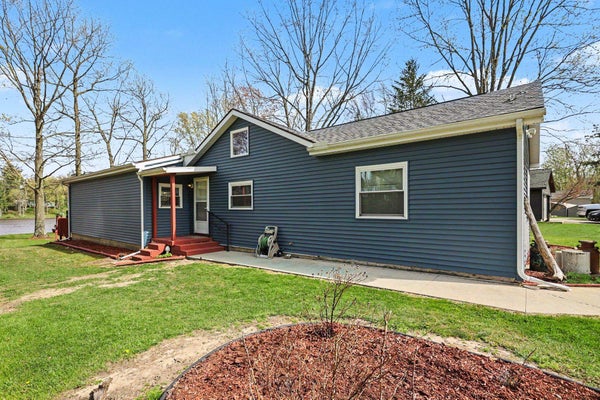 5494 N LAKE SANFORD RD, SANFORD, MI 48657 - Image 5663c7c5e6de2b6631a792fc2ccabebc/4220905552