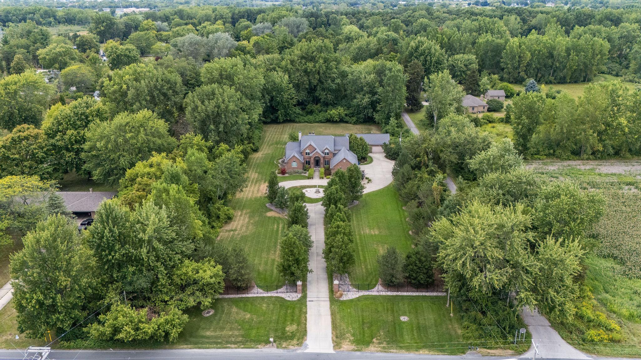 Essexville, Michigan, 48732, United States, 4 Bedrooms Bedrooms, ,6 BathroomsBathrooms,Residential,Active,2035058