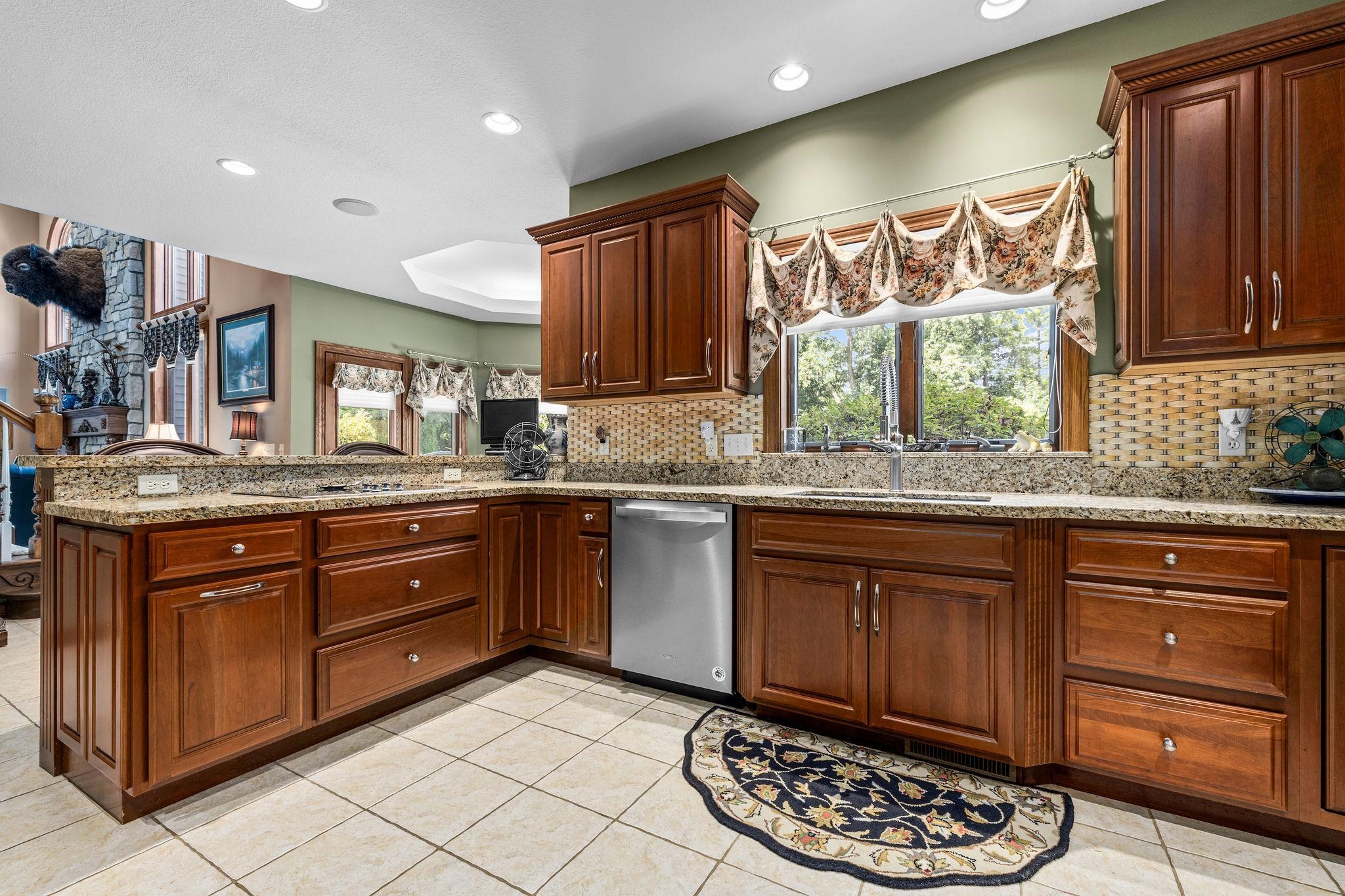 Essexville, Michigan, 48732, United States, 4 Bedrooms Bedrooms, ,6 BathroomsBathrooms,Residential,Active,2035058