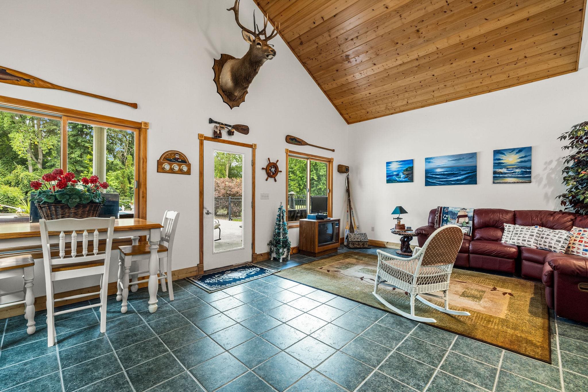 Essexville, Michigan, 48732, United States, 4 Bedrooms Bedrooms, ,6 BathroomsBathrooms,Residential,Active,2035058