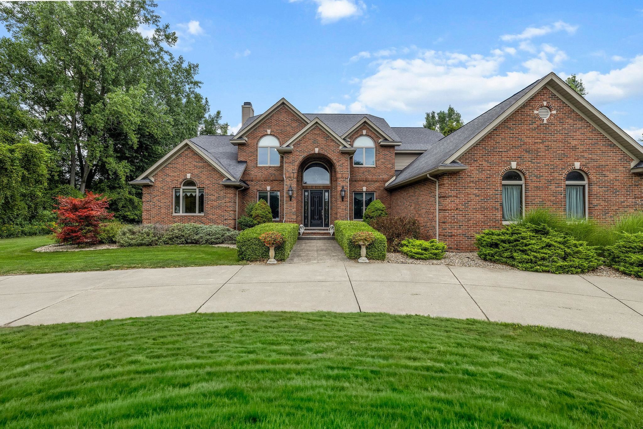 Essexville, Michigan, 48732, United States, 4 Bedrooms Bedrooms, ,6 BathroomsBathrooms,Residential,Active,2035058