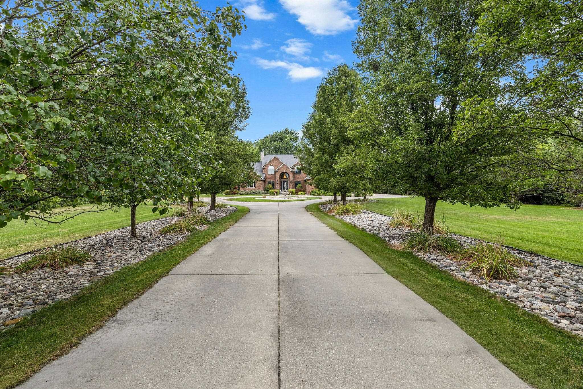 Essexville, Michigan, 48732, United States, 4 Bedrooms Bedrooms, ,6 BathroomsBathrooms,Residential,Active,2035058