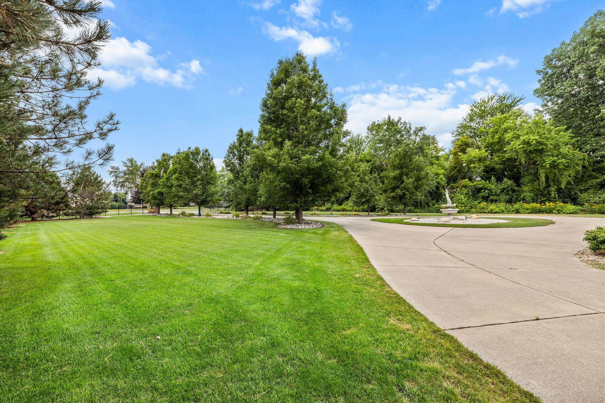 Essexville, Michigan, 48732, United States, 4 Bedrooms Bedrooms, ,6 BathroomsBathrooms,Residential,Active,2035058